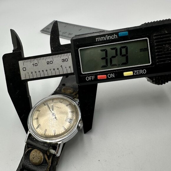 Vintage Timex Watch Men Silver Tone Beige Dial Date Manual Wind READ DESCRIPTION - Picture 6 of 8